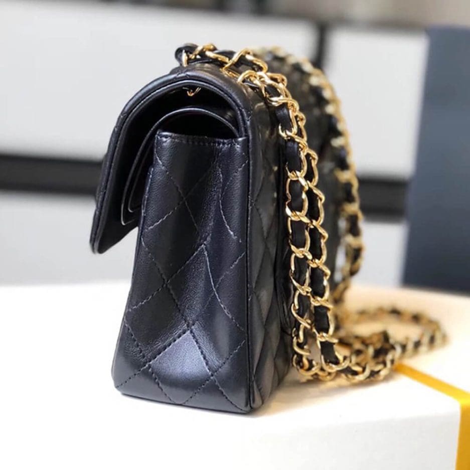 CHANEL SMALL CLASSIC HANDBAG LAMBSKIN & GOLD METAL