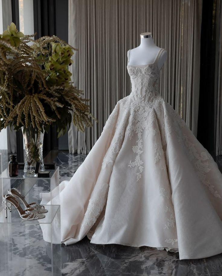 Rustic Wedding Dress Ball Gown Square Neck White Lace Tulle Long Wedding Dresses Summer Brides Dress Bridal Gowns W0143