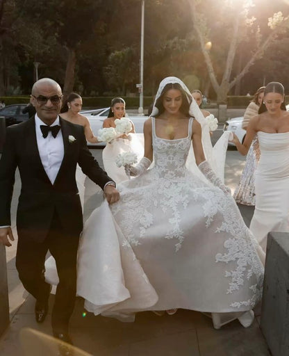 Rustic Wedding Dress Ball Gown Square Neck White Lace Tulle Long Wedding Dresses Summer Brides Dress Bridal Gowns W0143