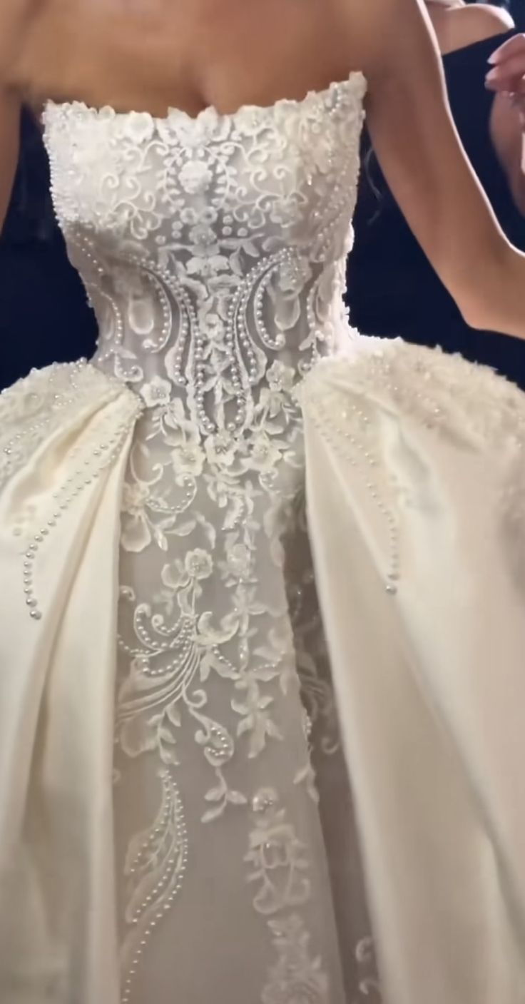 Modest Wedding Dress Ball Gown Strapless White Satin Long Wedding Dresses Brides Dress Bridal Gowns With Gloves W0105