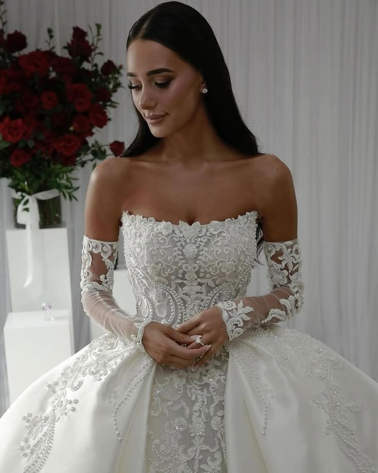 Modest Wedding Dress Ball Gown Strapless White Satin Long Wedding Dresses Brides Dress Bridal Gowns With Gloves W0105