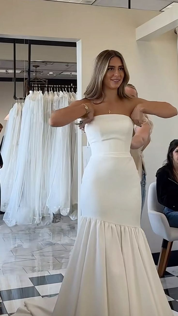 Dreamy Wedding Dress Mermaid Strapless White Satin Long Wedding Dresses Bridal Gowns W0118