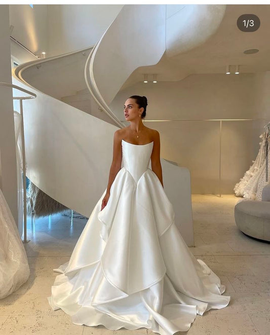 Modest Wedding Dress Ball Gown Strapless Satin White Long Wedding Dresses Brides Dress Bridal Gowns W0127
