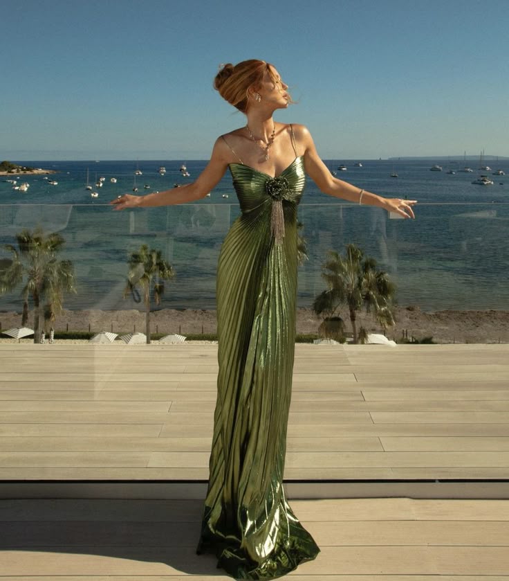 Modest A line Spaghetti Straps Green 18th Birthday Party Evening Dress Prom Dress 21st Birthday Outfits For Women W0270