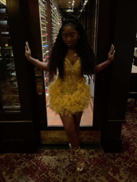 Sexy Sheath Sequin Beads Short Summer Black Girls Gold Feathers Birthday Dresses Hoco Dress Mini 18th Birthday Outfit Cocktail Dresses W0498