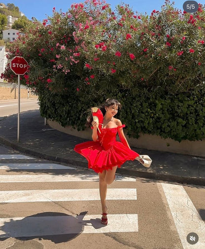 Cute A line Square Neck White Short Homecoming Dress Summer Middle School Formal Hoco Dresses Cocktail Dress Birthday Outfits W981