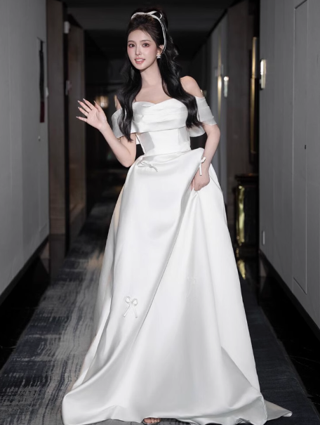 Dreamy Wedding Dress A Line Off The Shoulder White Satin Summer Long Wedding Dresses Bridal Gowns With Sleeves W0721