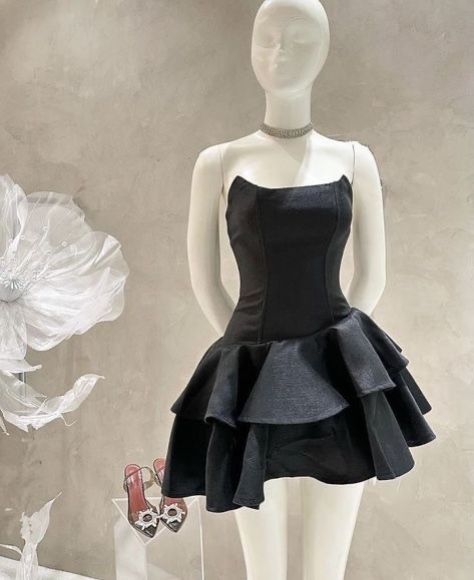 Cute Ball Gown Strapless Little Black Dress Satin Formal 8th Grade Homecoming Dresses Summer Middle School Hoco Dress Birthday Outfits W1184