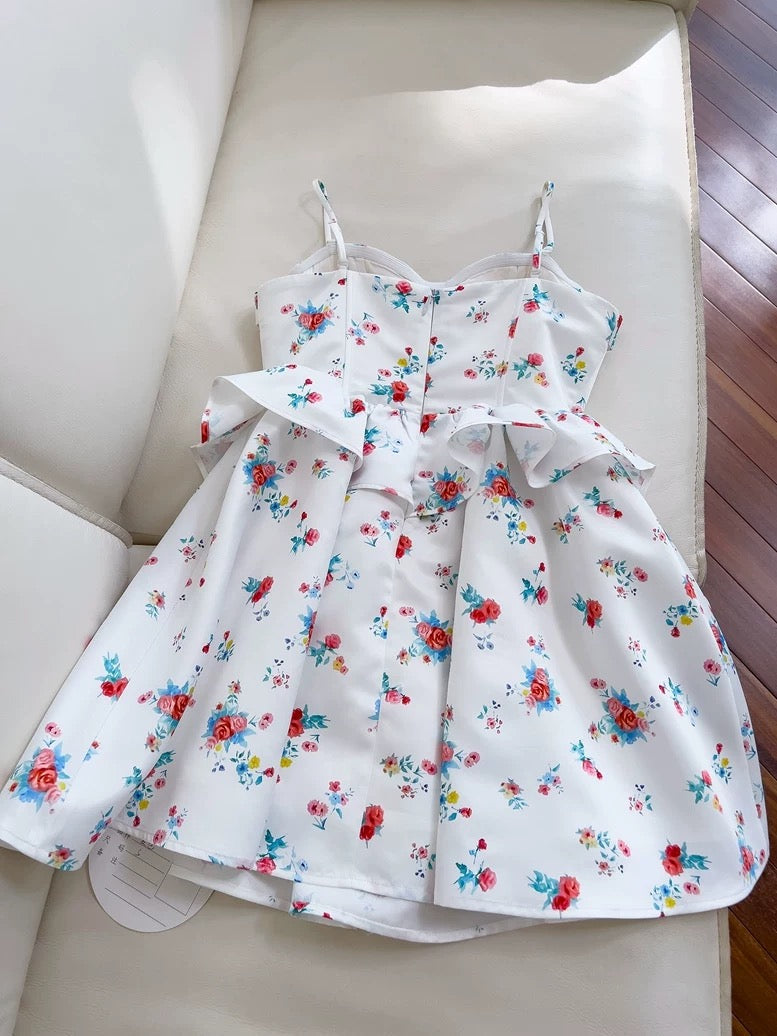 Pretty A line Spaghetti Straps White Floral Summer 16th Birthday Dresses For Teens Hoco Dress Mini 18th Birthday Outfit Cocktail Dresses For Women W822