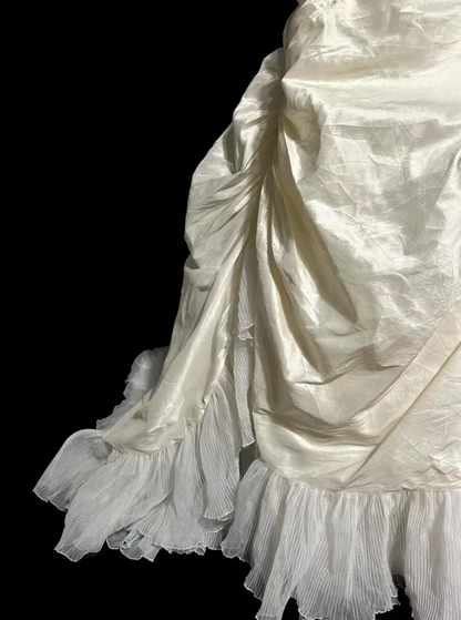 Vintage Bridal Dress Ball Gown Strapless Ivory Taffeta Long Wedding Dress Retro Wedding Dresses Modest Wedding Gowns W879