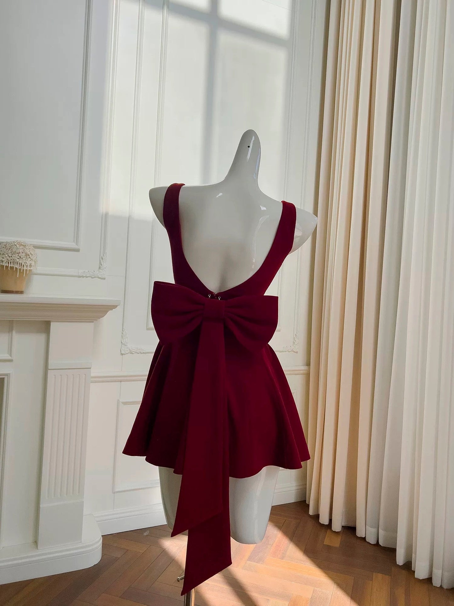 Trendy A line Square Burgundy Satin Sleeveless Formal Short 8th Grade Homecoming Dress Summer Middle School Hoco Dresses Cocktail Dress Birthday Outfits W922