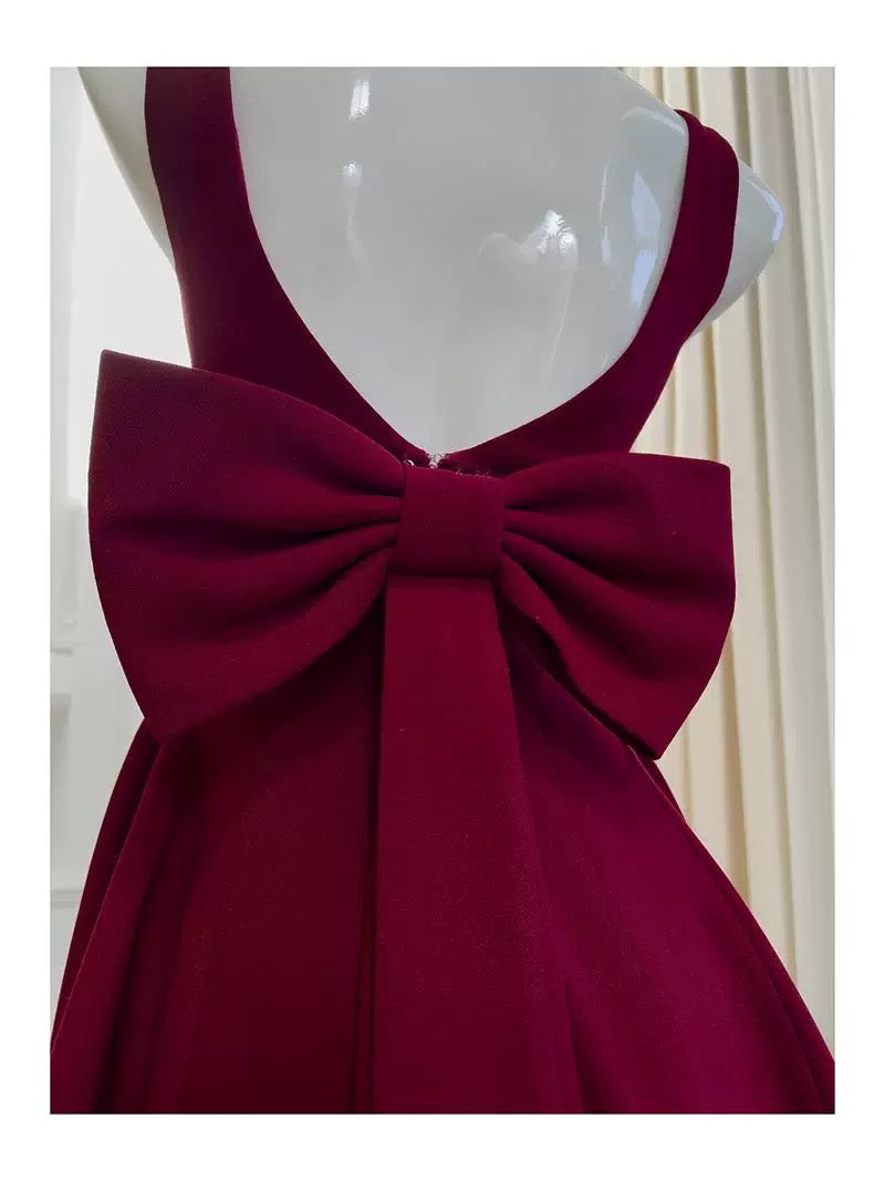 Trendy A line Square Burgundy Satin Sleeveless Formal Short 8th Grade Homecoming Dress Summer Middle School Hoco Dresses Cocktail Dress Birthday Outfits W922