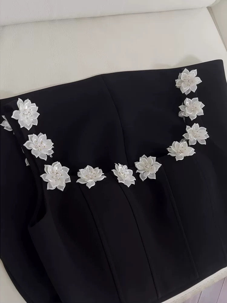 Trendy A Line Square Neck Floral Black Satin Formal Short 8th Grade Homecoming Dress Summer Middle School Hoco Dresses Birthday Outfits W930