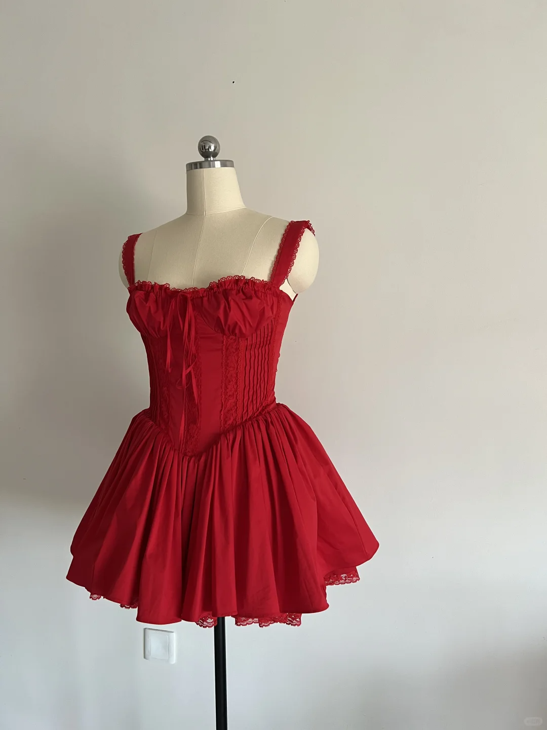 Cute A line Square Neck Red Lace Short Homecoming Dress Summer Middle School Formal 8th Grade Hoco Dresses Summer Holiday Dress Birthday Outfits W995