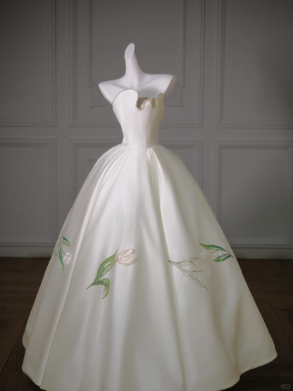 Pretty Wedding Dress Ball Gown Strapless Satin Beads White Long Wedding Dresses Bridal Gowns WD012