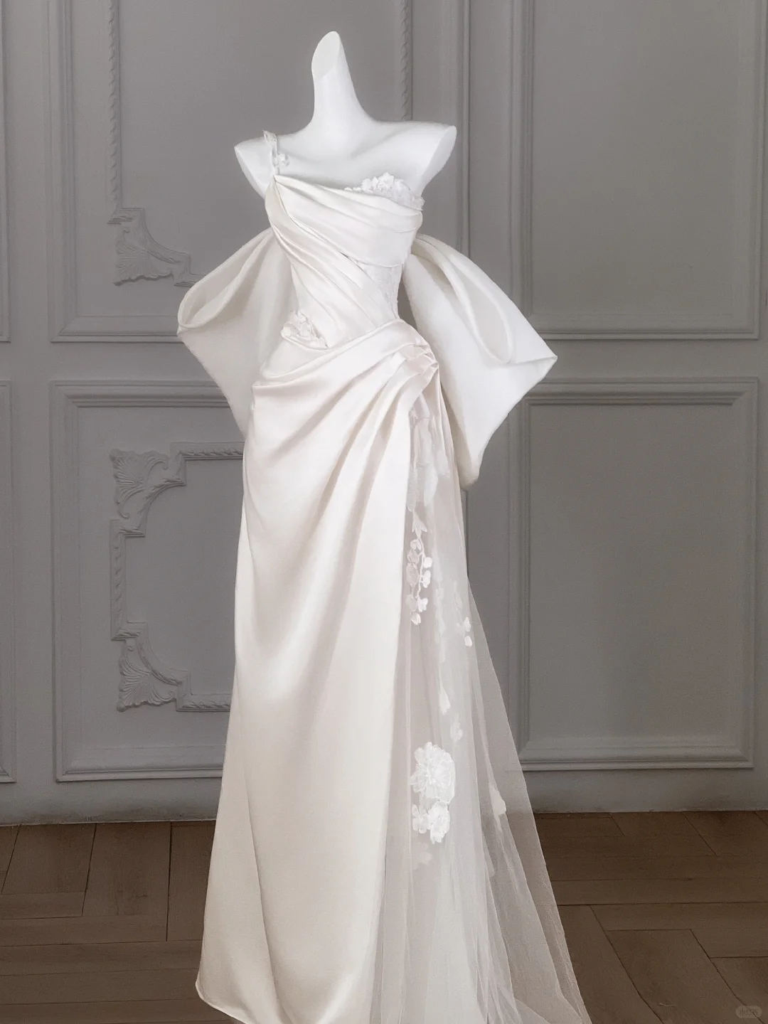 Romantic Bridal Gown Mermaid One Shoulder Ivory Satin Wedding Dresses Minimalist Bridal Gowns WD018