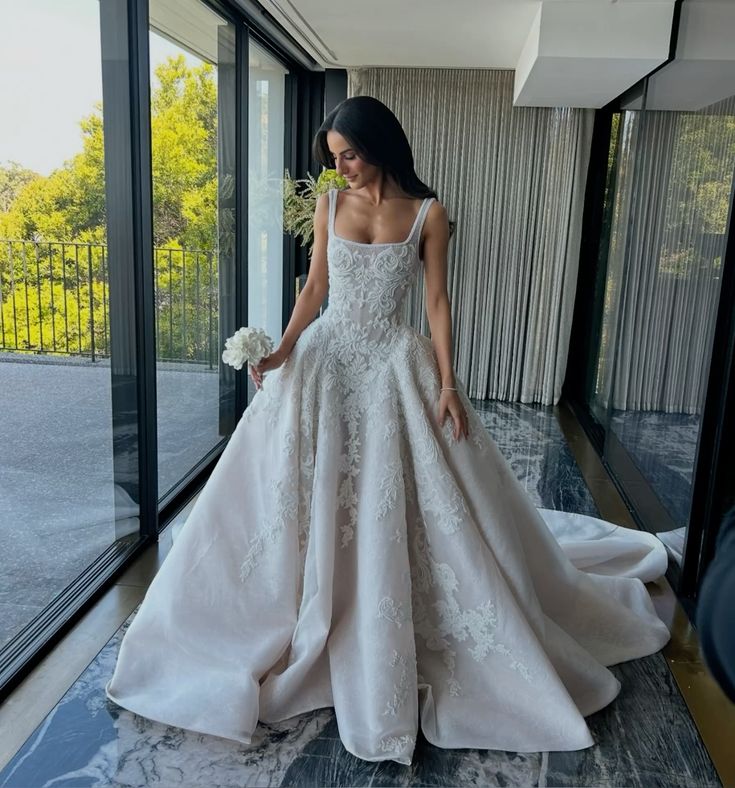 Pretty Wedding Dress Ball Gown Square Neck Lace White Wedding Dresses Bridal Gowns DP1612