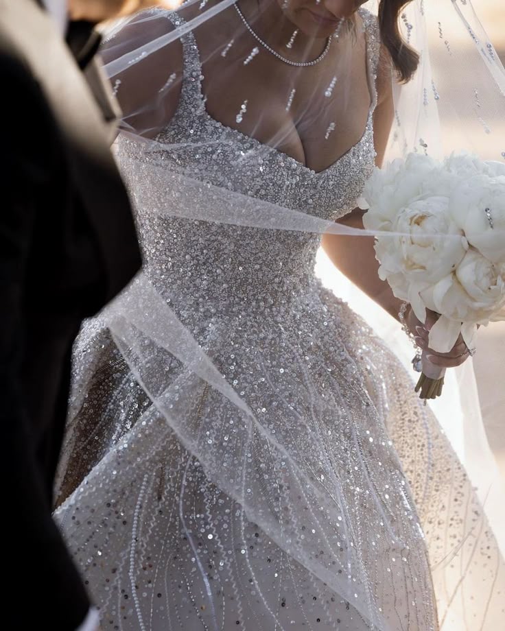 Pretty Wedding Dress Ball Gown Straps Sequin White Wedding Dresses Bridal Gowns WD043