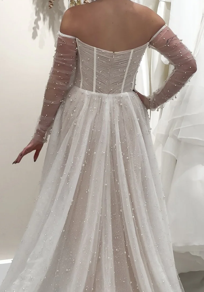 Romantic Bridal Gown Ball Gown Off The Shoulder White Tulle Pearls Floor Length Long Sleeves Wedding Dresses Minimalist Bridal Gowns WD050