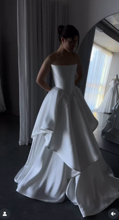 Pretty Wedding Dress Ball Gown Strapless White Satin Long Wedding Dresses Bridal Gowns WD051