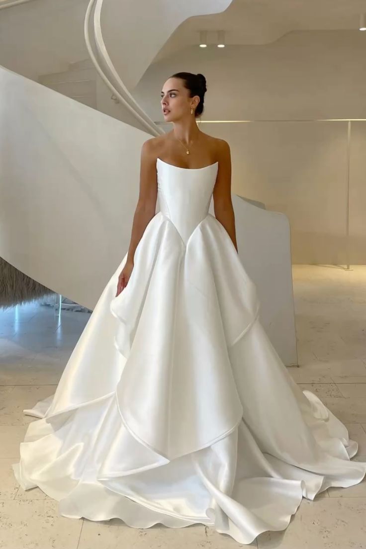 Pretty Wedding Dress Ball Gown Strapless White Satin Long Wedding Dresses Bridal Gowns WD051