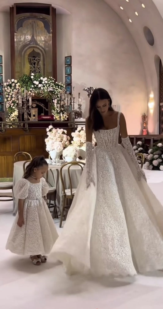 Pretty Wedding Dress Ball Gown Square Neck Lace Long White Wedding Dresses With Lace Gloves Bridal Gowns WD052