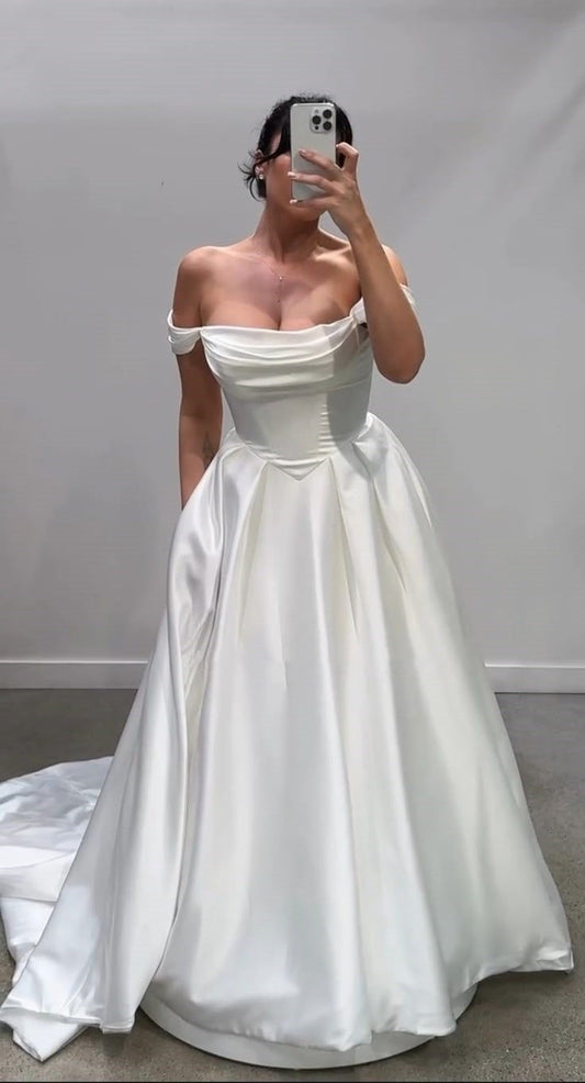 Romantic Bridal Gown Ball Gown Off The Shoulder White Satin Ruffles Floor Length Long Wedding Dresses Minimalist Bridal Gowns WD056