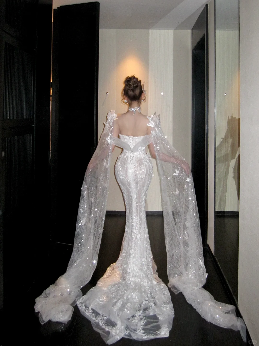 Pretty Wedding Dress Mermaid Scoop Neck Lace Sequin White Long Luxury Wedding Dresses Bridal Gowns Brides Gown WD088