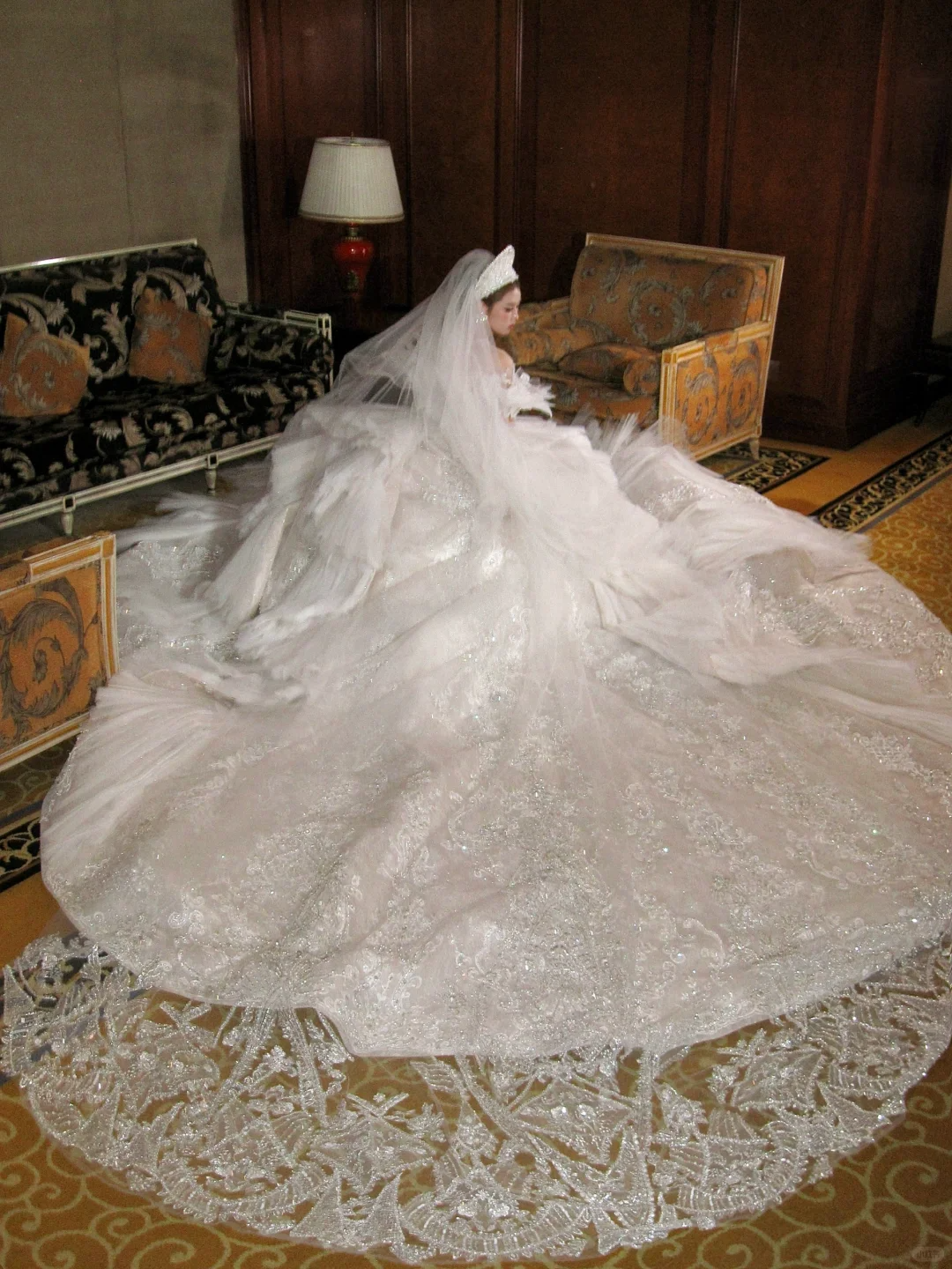 Pretty Wedding Dress Ball Gown Scoop Tulle White Long Luxury Wedding Dresses Bridal Gowns Brides Gown WD090