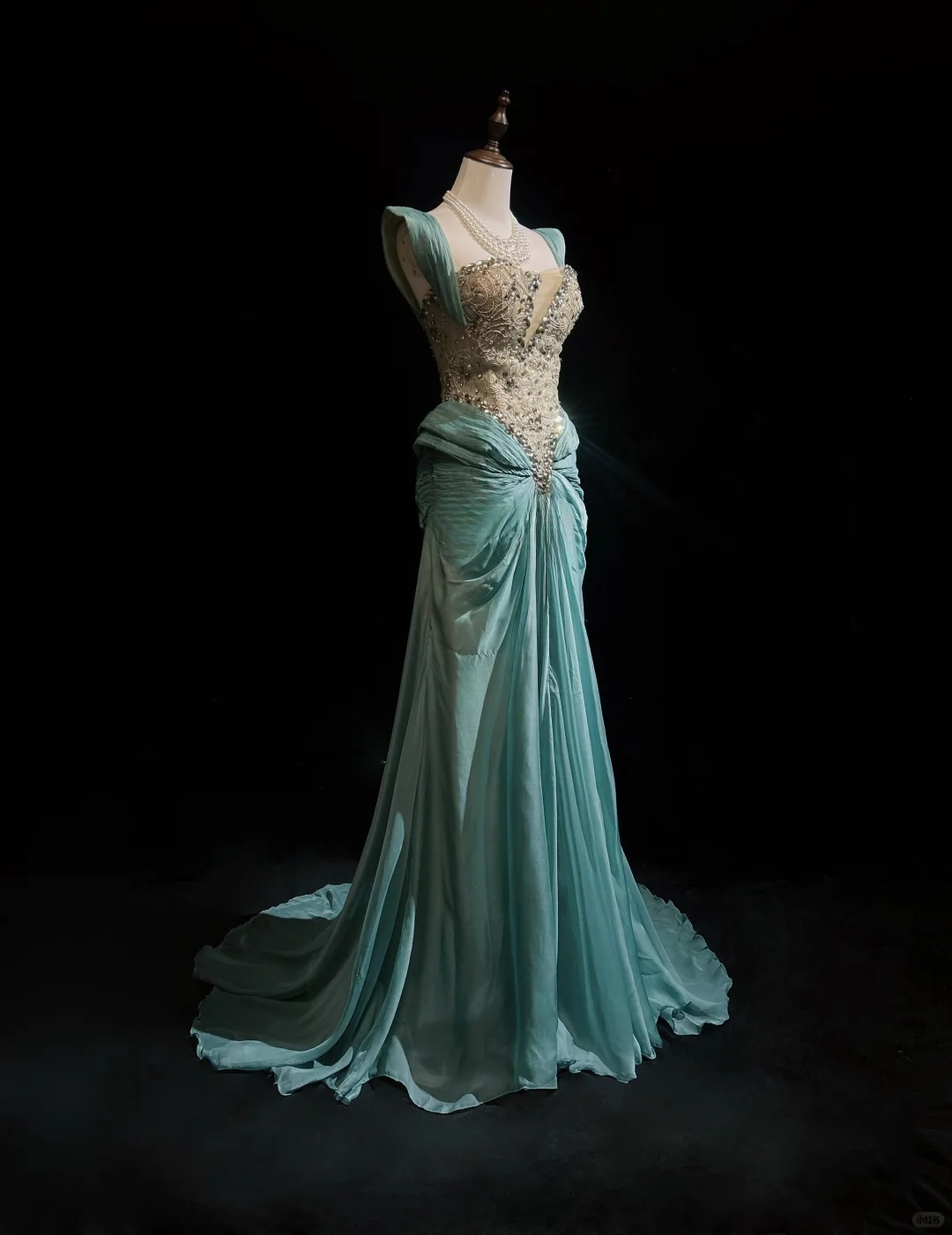 Retro Gorgeous A Line Straps Pleated Beaded Blue Satin Prom Dress Evening Dress SH3328