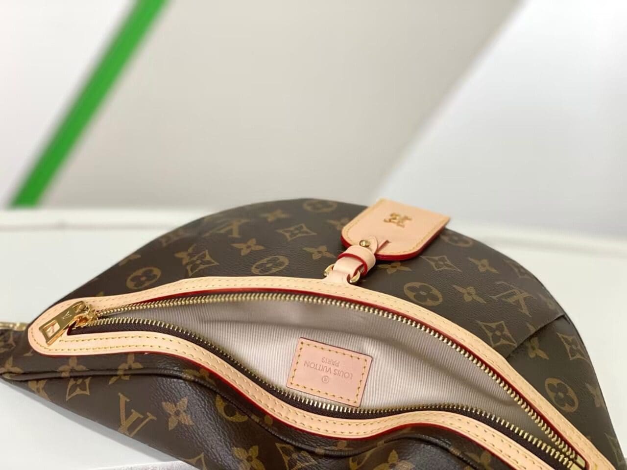 Louis Vuitton M46784 High Rise