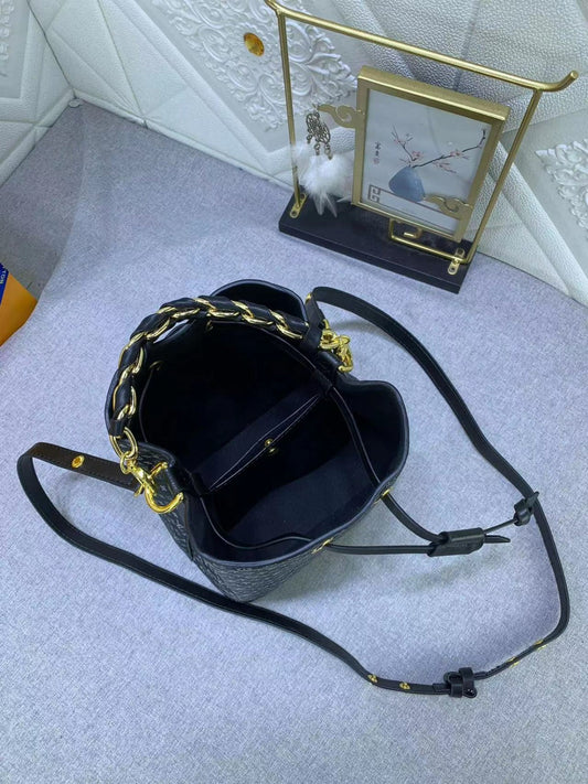 Louis Vuitton NEONOE