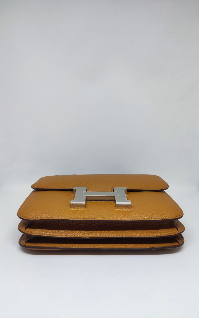 Hermès Constance 18 caramel Chevre leather with Palladium Hardware