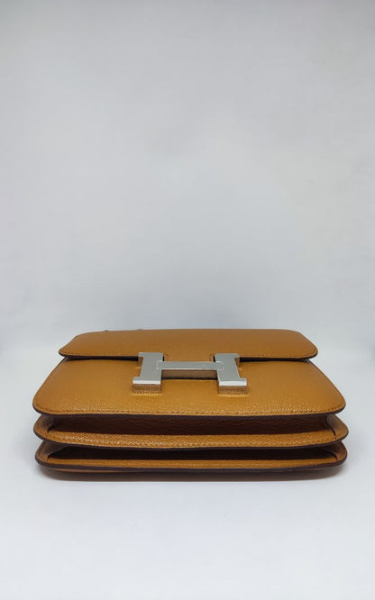 Hermès Constance 18 caramel Chevre leather with Palladium Hardware