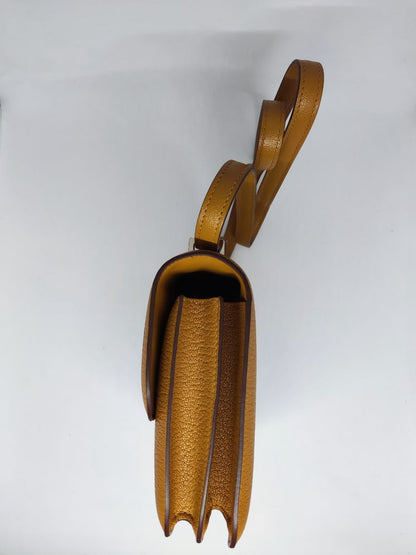 Hermès Constance 18 caramel Chevre leather with Palladium Hardware