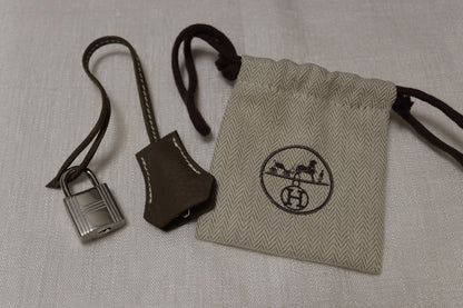 Hermès Kelly 28 Togo PHW Bag