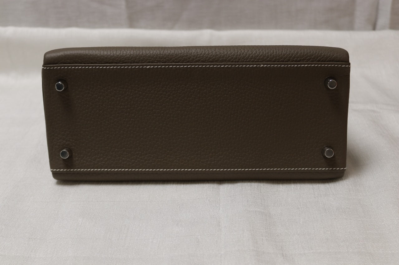 Hermès Kelly 28 Togo PHW Bag