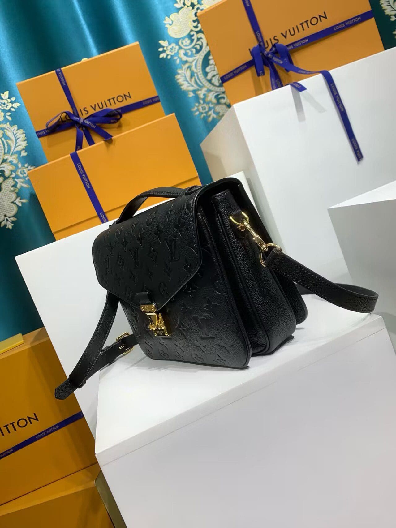 Louis Vuitton M41487 Pochette Metis