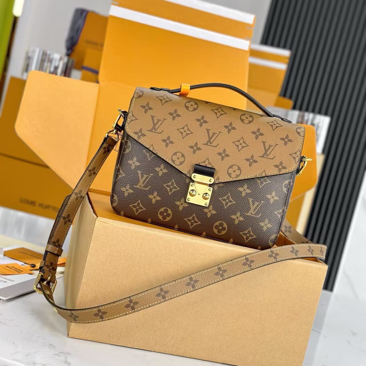 Louis Vuitton M44876 Pochette Métis