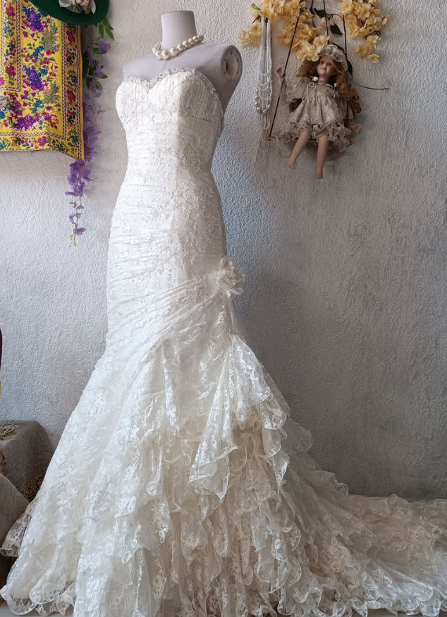 Vintage Mermaid Sweetheart Neck Ivory Lace Long Sweep Wedding Dress SH2155