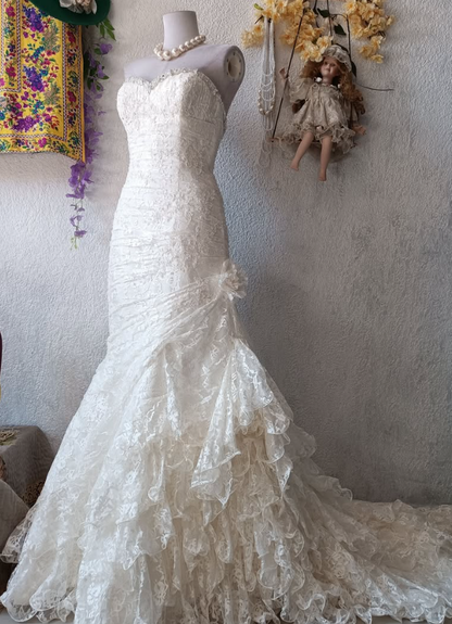 Vintage Mermaid Sweetheart Neck Ivory Lace Long Sweep Wedding Dress SH2155