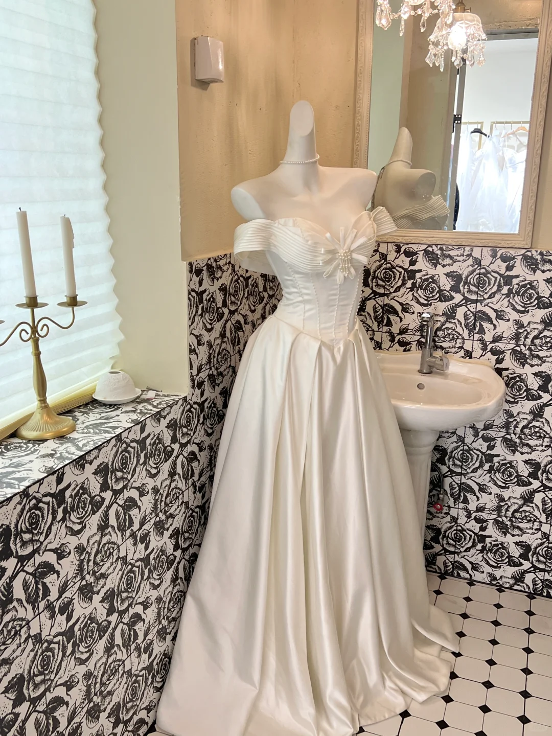 White Classy Ball Gown Off the Shoulder Pearl Satin Long Prom Dress Wedding Dress SH3857
