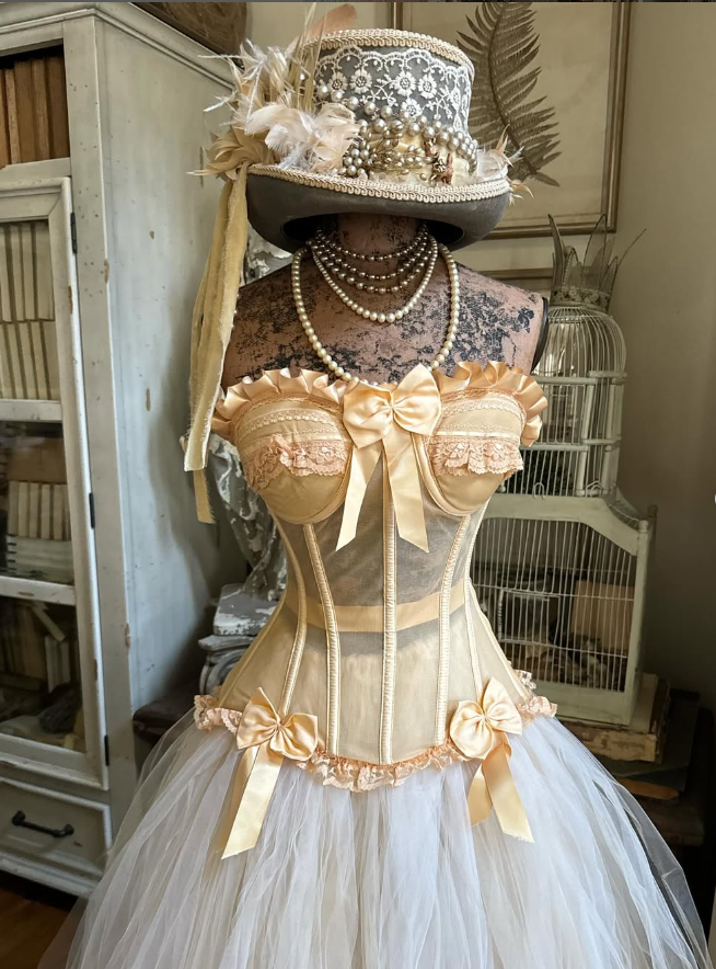 Lolita Ball Gown Strapless Lace Tulle Short Homecoming Dress with Bow SH2256