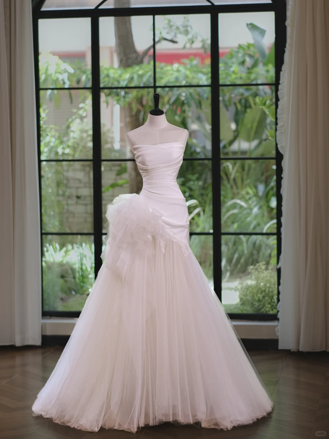 Charming White Strapless Satin Tulle Mermaid Bridal Dress Long Wedding Dress S908