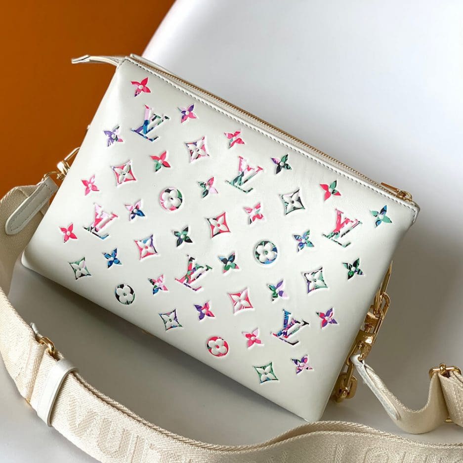 Louis Vuitton Coussin PM M21209