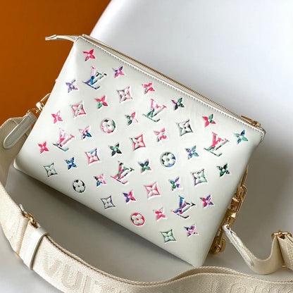 Louis Vuitton Coussin PM M21209