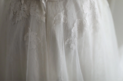 Vintage Strapless White Tulle Lace Appliques Wedding Dress S539