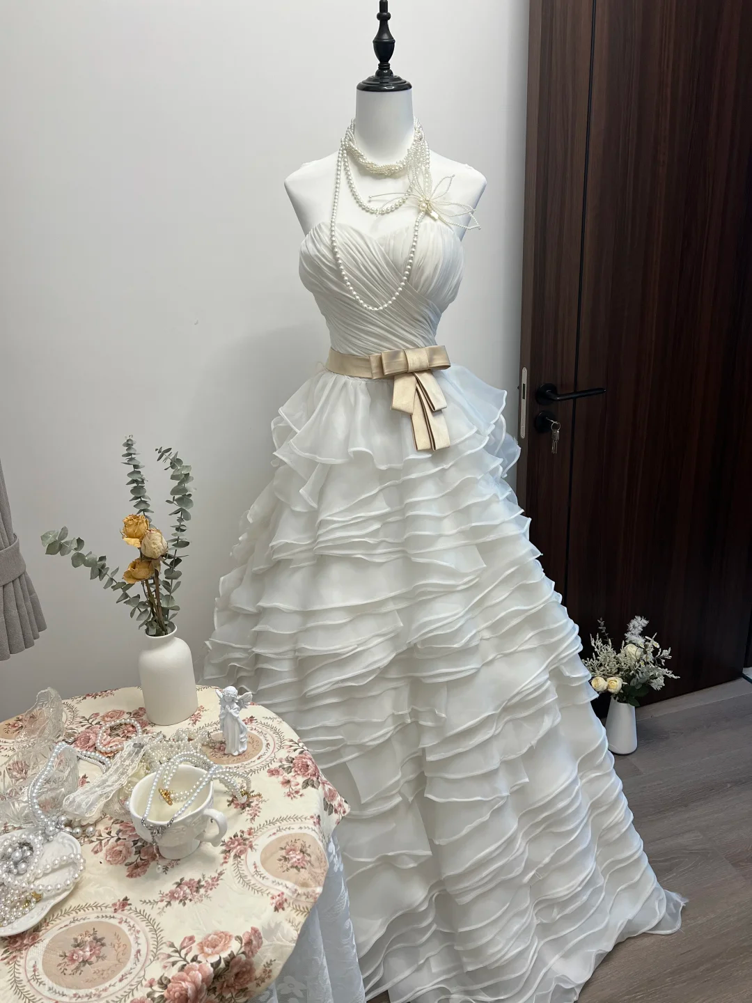 Vintage A Line Sweetheart Neck Layered White Chiffon Long Prom Dress Wedding Dress SH3031