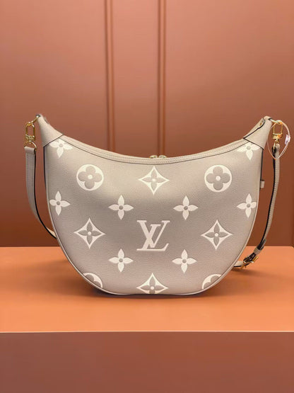 Louis Vuitton Loop Hobo M46738