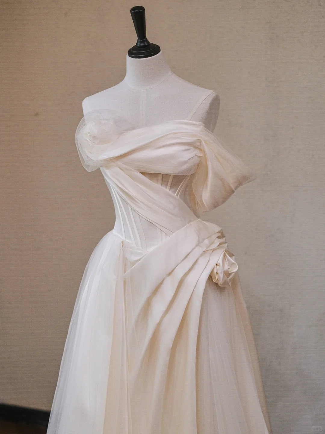 Elegant Off The Shoulder Satin Tulle Pleated White Long Wedding Dress S906